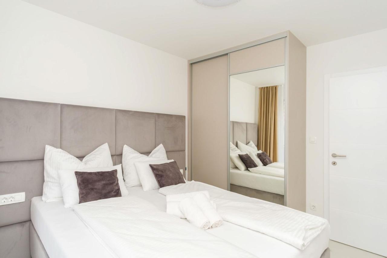 Simi - The Sun Apartment